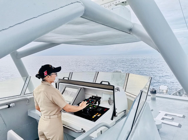 La teniente Gloria Carolina Cházaro Berriel, asumió el mando de la Patrulla Costera ARM “Bonampak” (PC-339) de forma provisional, debido a la ausencia temporal del Primer Comandante. Foto Semar