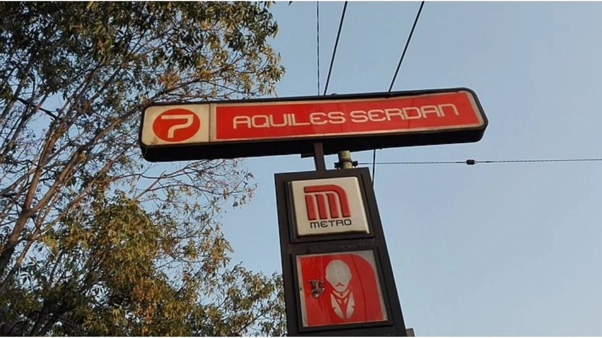 El Metro señaló en su redes que: "Realizamos maniobras para rescatar a una persona que presuntamente intentó arrojarse al paso del tren". Foto