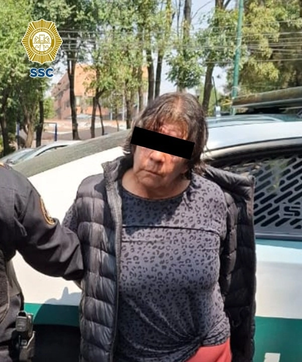 Mujer roba efectivo de un convento. Foto: SSC