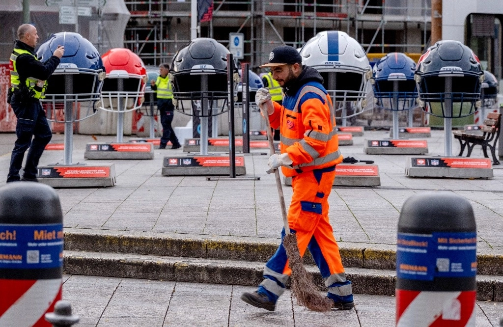 Por cada euro ganado por un hombre, una mujer gana sólo 0.87 euros. Foto Ap