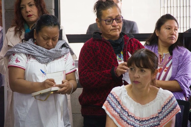 Asistentes a la inauguración de la escuela de liderazgo para mujeres indígenas en la CDMX. Foto Cuartoscuro/ archivo