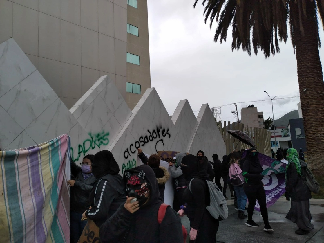Las mujeres están molestas por los recientes feminicidios. Foto Ricardo Montoya