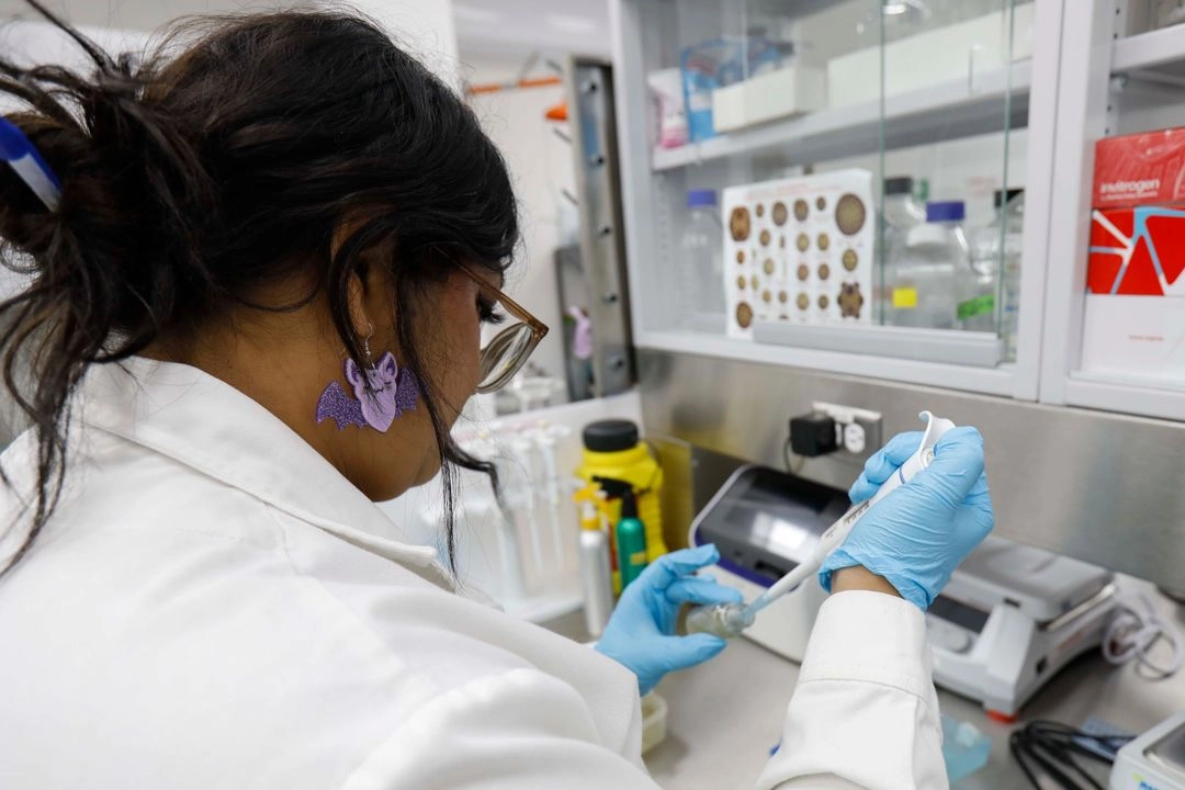 Históricamente ha sido minimizado el papel de la mujer en el desarrollo de medicamentos, dijo Lena Ruiz Azuara, Premio Nacional en Ciencias y Artes 2021. Foto 