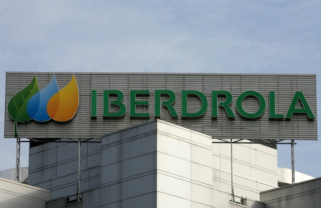 A finales de mayo, la CRE multó a Iberdrola con 9 mil 145 millones de pesos por venta en sociedades de autoabasto. Foto AFP / archivo 