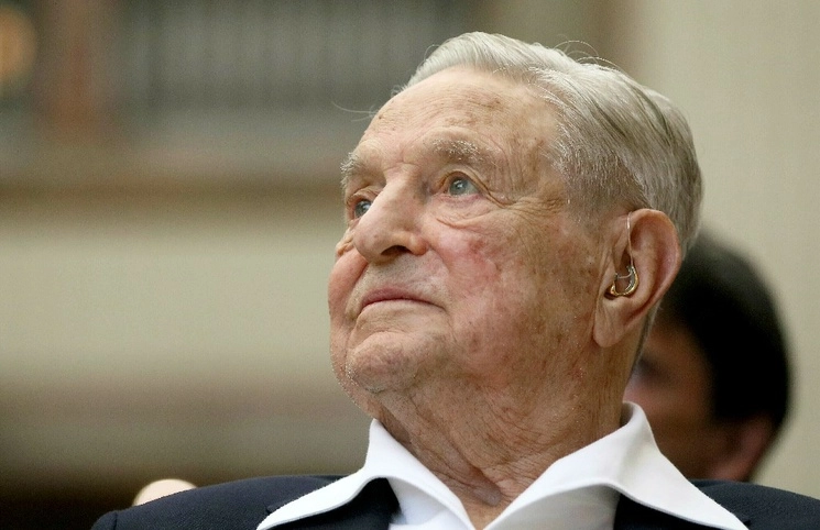 El inversionista multimillonario, George Soros, está cediendo el control de su imperio da un hijo menor, Alexander Soros, según una entrevista exclusiva con ‘The Wall Street Journal’ publicada en línea el domingo 11 de junio de 2023. Foto Ap