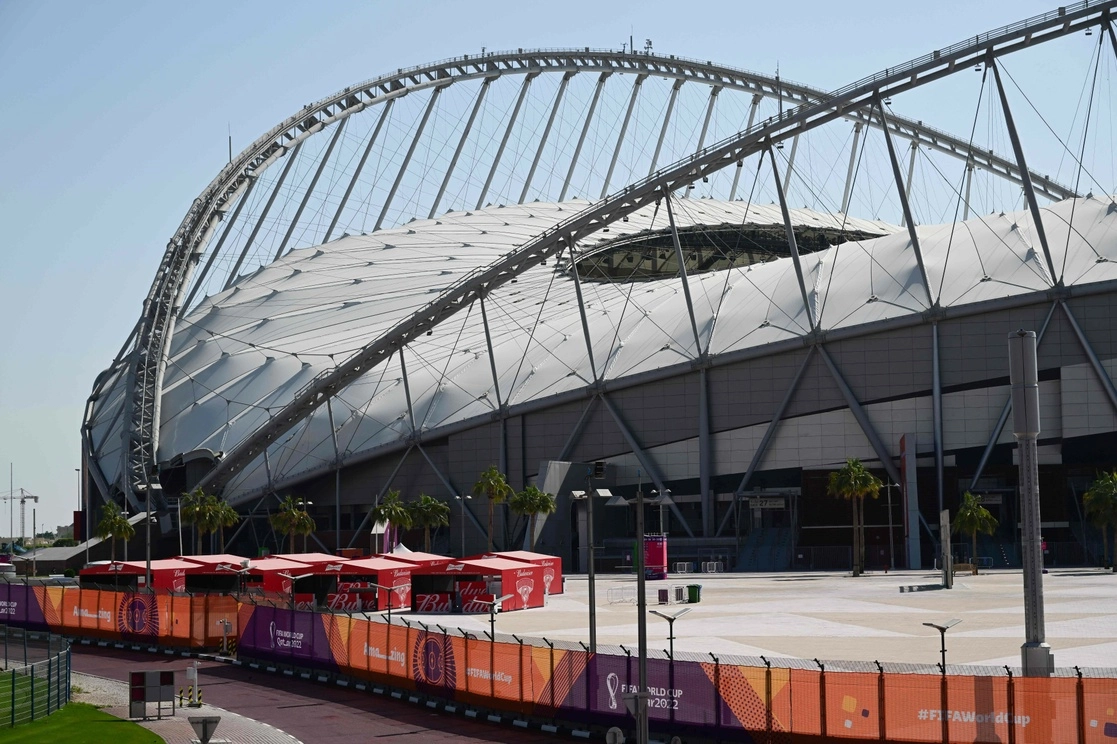 Locales de cerveza Budweiser en el estadio Internacional Khalifa, en Doha, el 18 de noviembre de 2022. Foto Afp