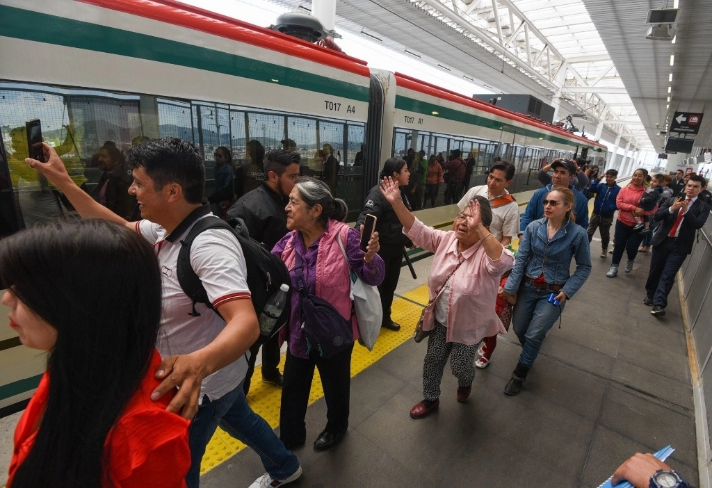 El fin de semana será inaugurada la segunda etapa del tren El Insurgente que llevará hasta Santa Fe, en CDXM. Foto Cuartoscuro/Archivo