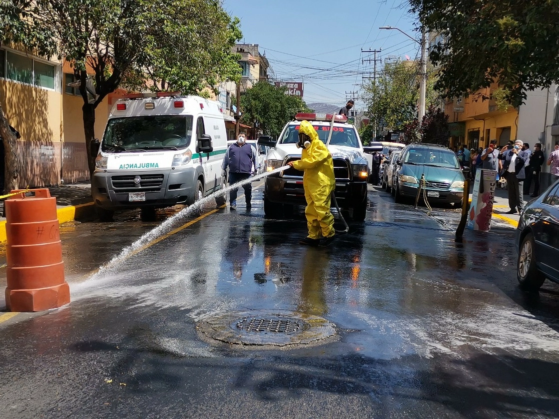 Tlalnepantla asume recomendación de la Codhem y refuerza acciones de desinfección en vialidades y demás normas sanitarias para contener contagios. Foto La Jornada