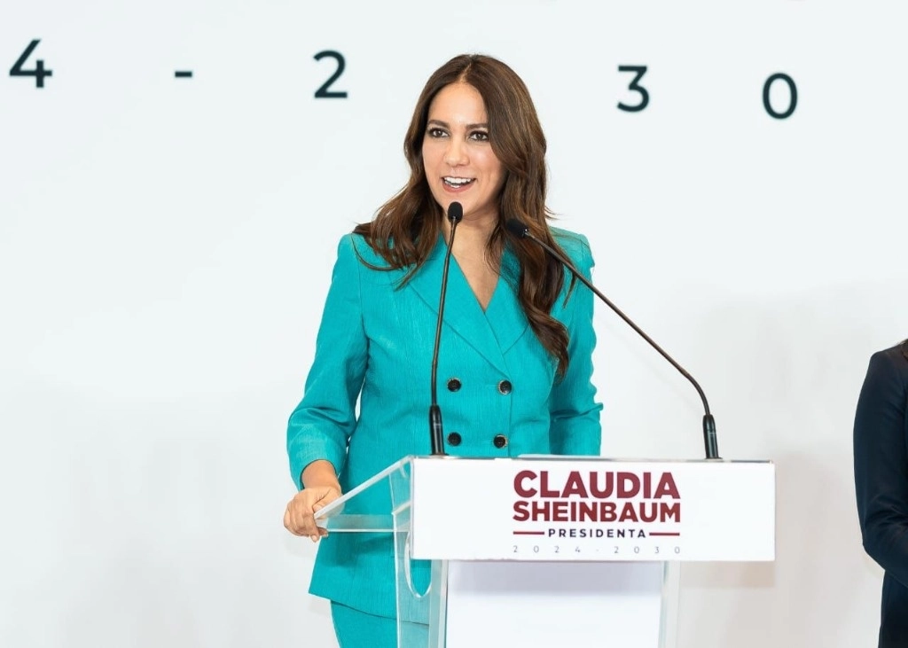 Libia García Muñoz Ledo, gobernadora de Guanajuato, aseguró que la relación entre el gobierno estatal y federal en materia de seguridad será prioritario para su administración. Foto Tomada de X @LibiaDennise
