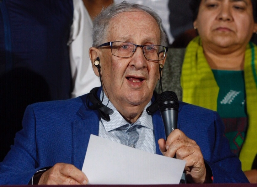 Enrique Calderón Alzati en la conferencia para anunciar los resultados de la consulta sobre el NAIM, en 2018. Foto Cristina Rodríguez