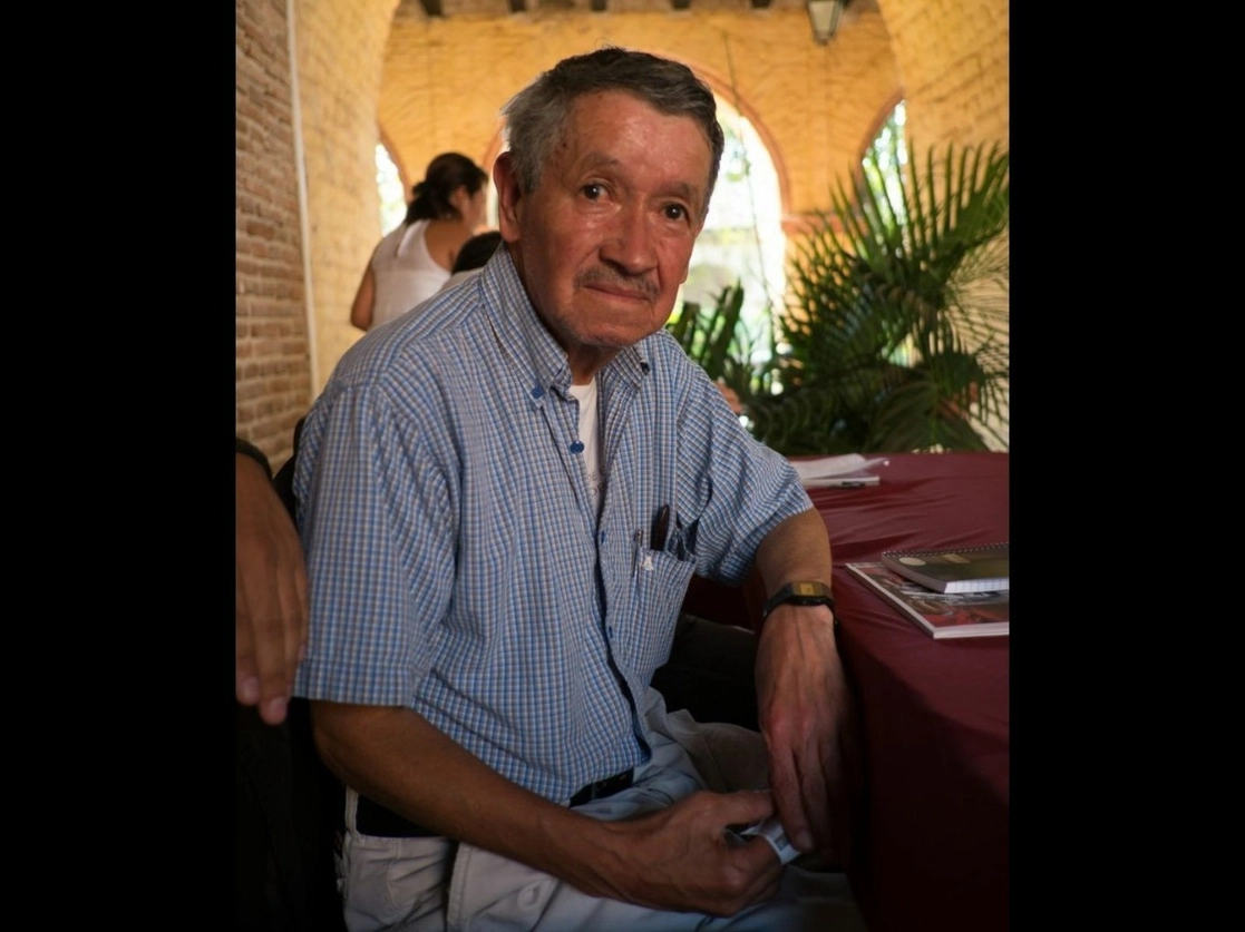 Javier Molina perteneció a una generación de periodistas que reporteaba con libreta en mano, que resolvía la nota en poco tiempo, en máquinas de escribir mecánicas. Foto Cuartoscuro / Archivo