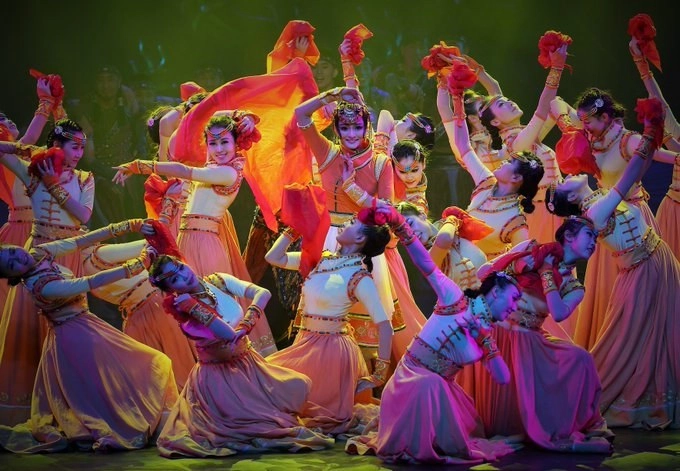 El grupo de Danza Folclórica de Tongliao, Región Autónoma de Mongolia participará en festividades del año nuevo chino en el MNCM. Foto Twitter @MuseoCulturas