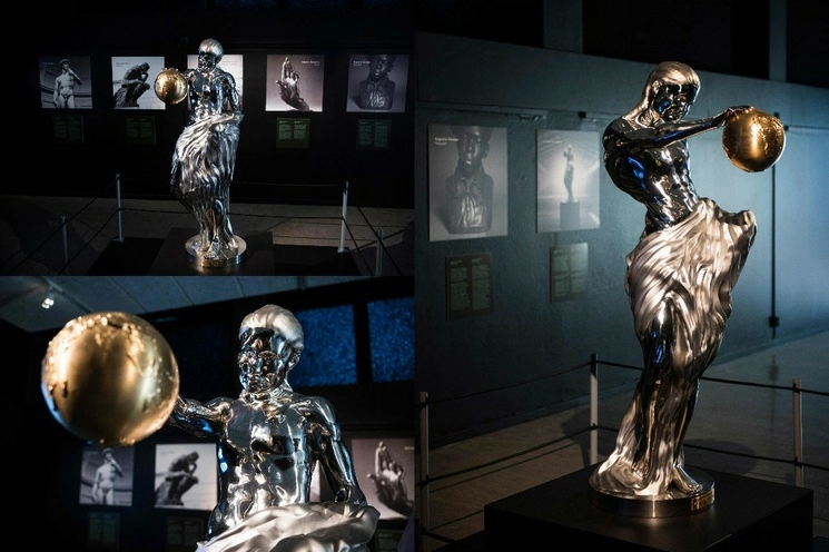 La primera escultura de inteligencia artificial del mundo, 'La estatua imposible', inspirada en las obras de cinco maestros, incluidos Miguel Ángel, Rodin y Takamura, se exhibe en el Museo de Tecnología de Estocolmo. Foto Afp