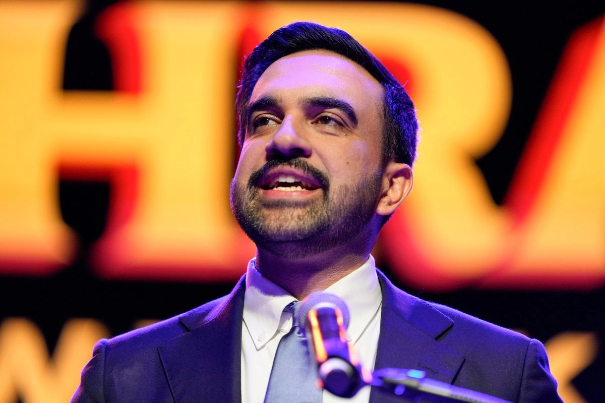 Zohran Mamdani da un discurso luego de ganar las elecciones a la alcaldía de NY, el martes 4 de noviembre de 2025. Foto