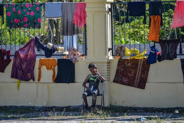 Miles de rohinyas arriesgan sus vidas en peligrosas travesías desde Bangladesh o Myanmar a Malasia e Indonesia. Foto Afp
