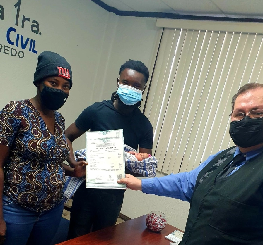 El bebé nació en el Hospital General de Nuevo Laredo. Foto Carlos Figueroa