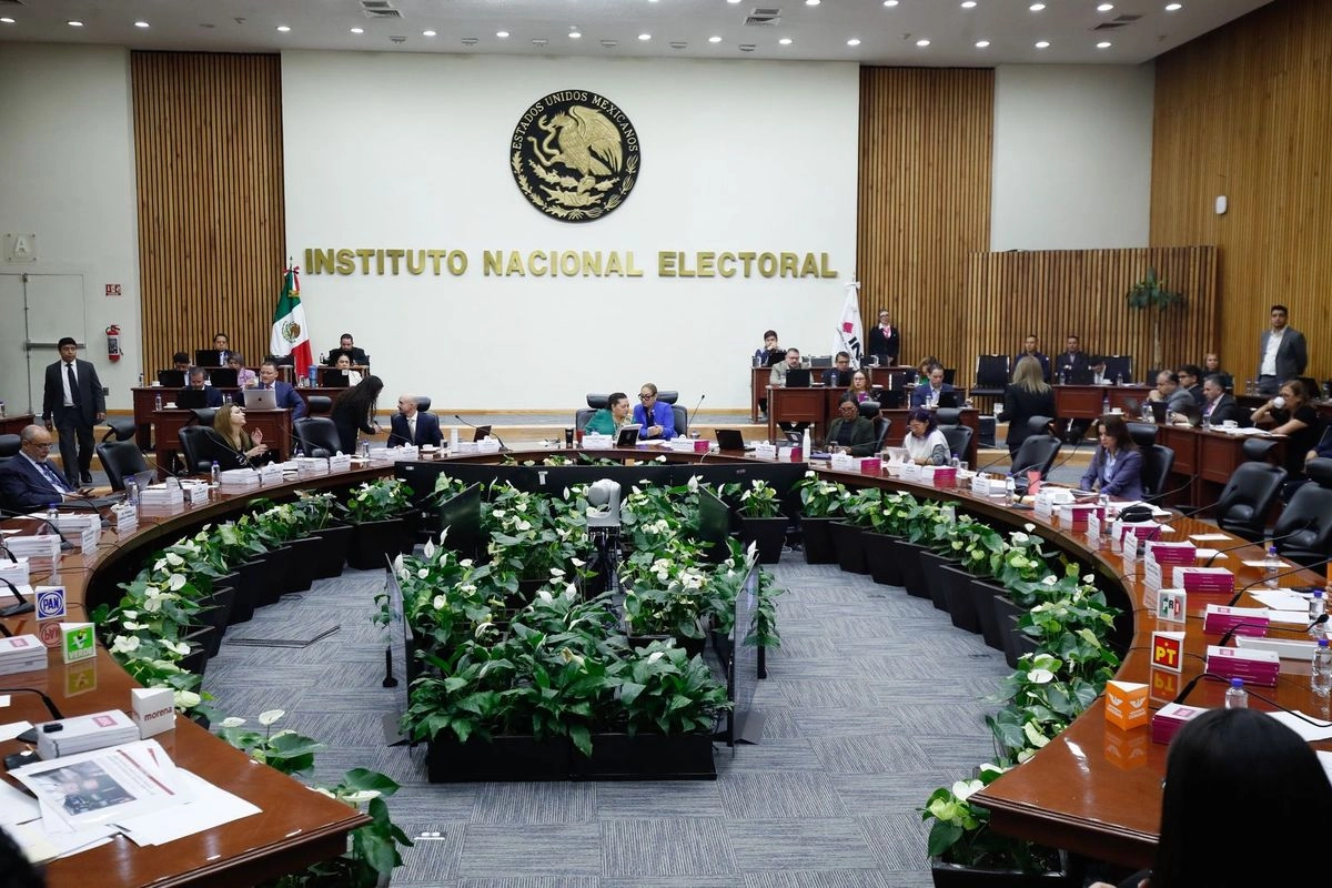 Durante la sesión extraordinaria de ayer jueves 21 de agosto, el Consejo General del INE determinó  infundado el procedimiento administrativo sancionador en materia de fiscalización en contra del hermano del ex presidente López Obrador 