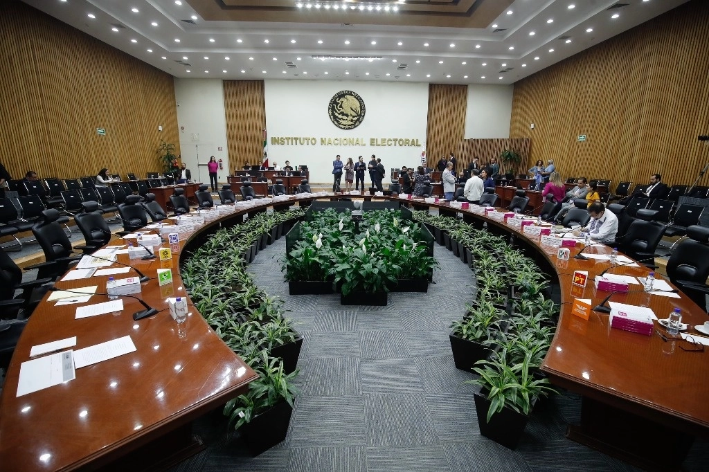 Sesión extraordinaria en el Consejo General del INE el 28 de marzo de 2024. Foto Cristina Rodríguez