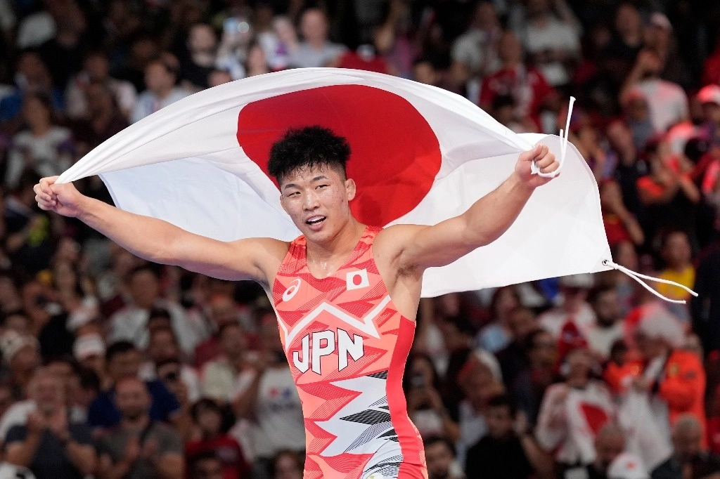El japonés, Nao Kusaka, se convirtió en campeón olímpico de lucha grecorromana en la categoría de los 77 kilogramos. Foto Ap