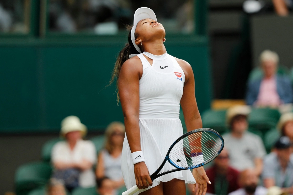 La ex número uno del mundo Naomi Osaka se retiró de Wimbledon debido a una lesión en el tendón de Aquiles izquierdo. La imagen, durante su participación en el torneo de tenis en 2019. Foto Afp