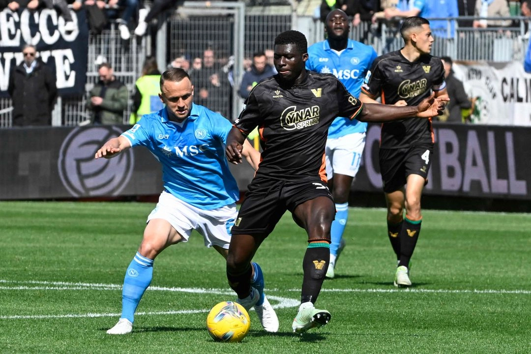 Nápoles y Venecia repartieron puntos al culminar sin goles su duelo perteneciente a la fecha 29 de la Serie A. Foto 