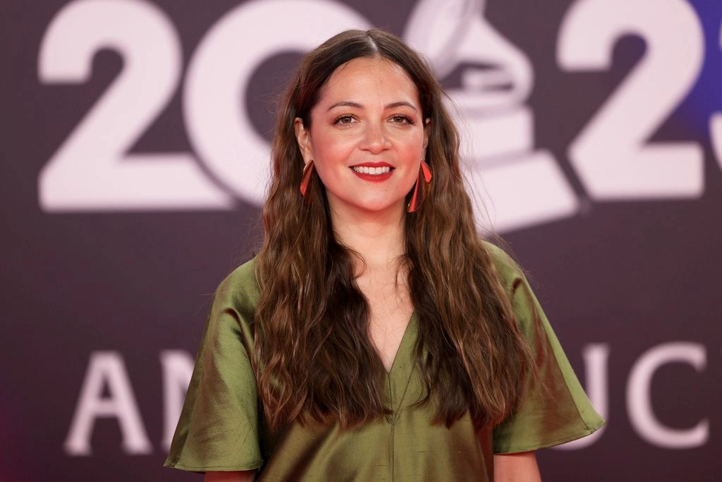 “Cinco meses y seguimos de gira, cinco meses y seguimos creciendo. Hay un bello ser adentro de mi cuerpo y esto sí que no lo esperaba", informó Natalia Lafourcade. En l imagen, a su llegada a la 24 entrega anual del Latin Grammy en Sevilla, España, el 16 de noviembre de 2023. 

