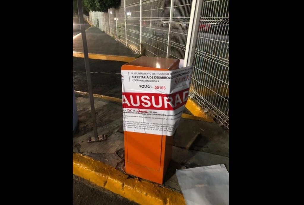 El gobierno de Naucalpan clausuró dos estacionamientos por no respetar el tiempo de tolerancia contemplado por la normativa de operación. Foto La Jornada