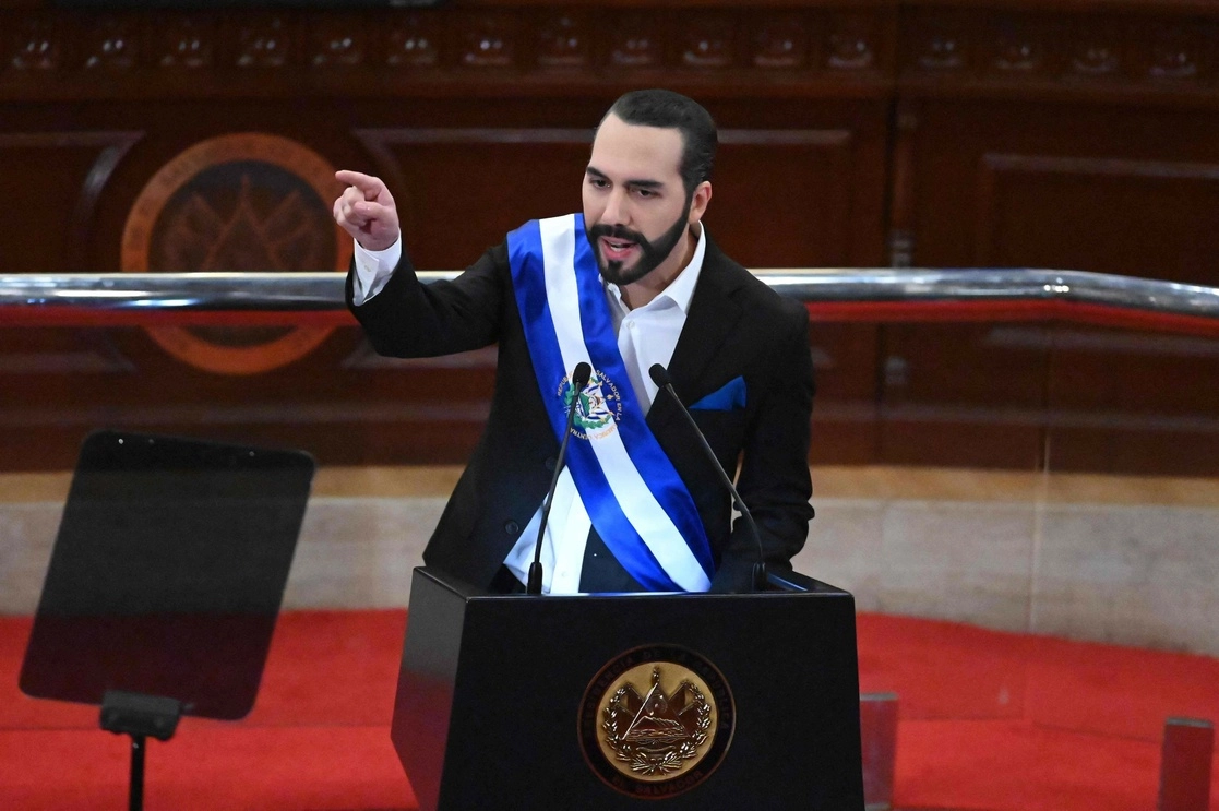 El mandatario salvadoreño durante su segundo informe de gobierno. Foto Afp