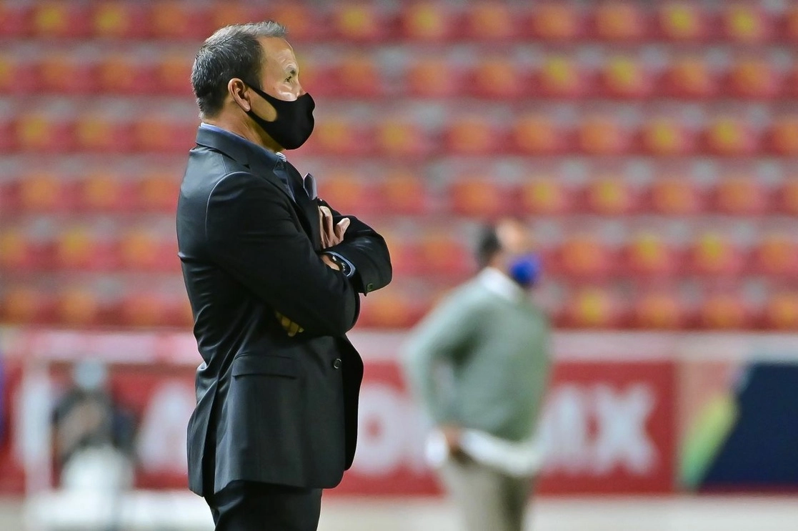 El Necaxa despidió al director técnico José Guadalupe Cruz debido a los malos resultados registrados en el torneo Guardianes, donde acumula nueve partidos consecutivos sin conocer el triunfo. Foto Cuartoscuro / Archivo