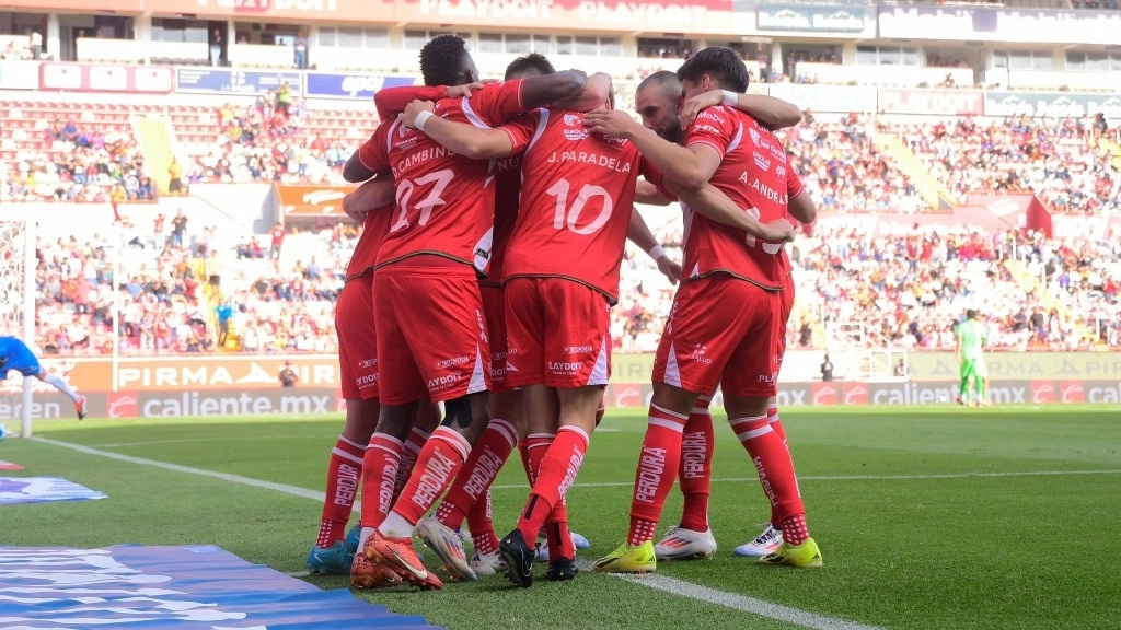 Jugadores del Necaxa celebran su triunfo. Foto Liga BBVA MX