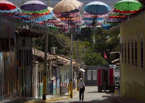 Se estima que la plena implementación de los acuerdos de facilitación del comercio de la OMC reduciría los costos comerciales. Foto Xinhua