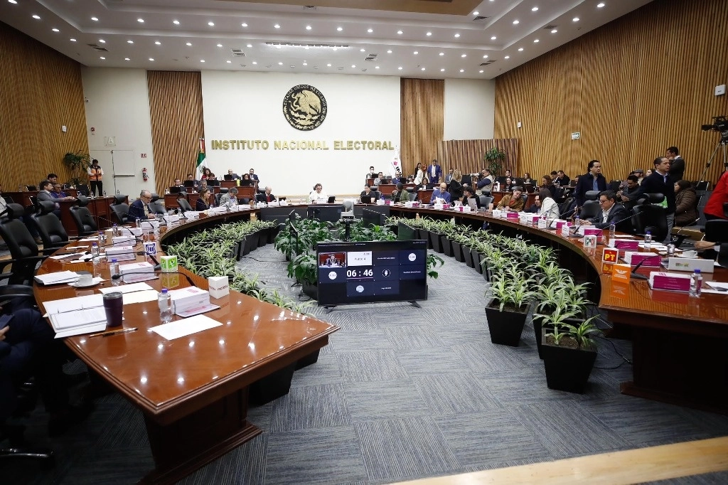 Subrayó que estas actividades “sí requiere de una ampliación presupuestal”; indicó que hay ya 48 módulos de atención ciudadana trabajando en los estados fronterizos del norte. Foto Cristina Rodríguez/ La Jornada