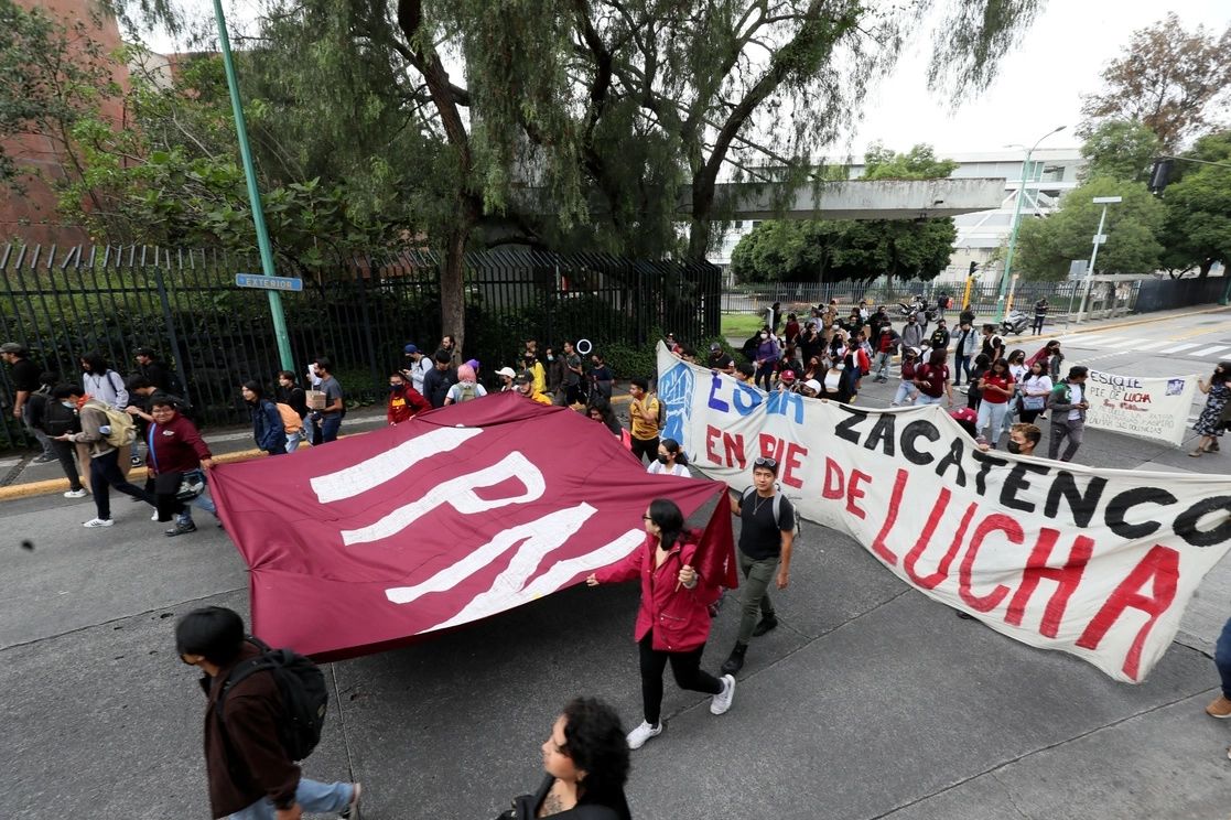Estudiantes de diversas escuelas del IPN, durante una marcha. Roberto García Ortiz /archivo
