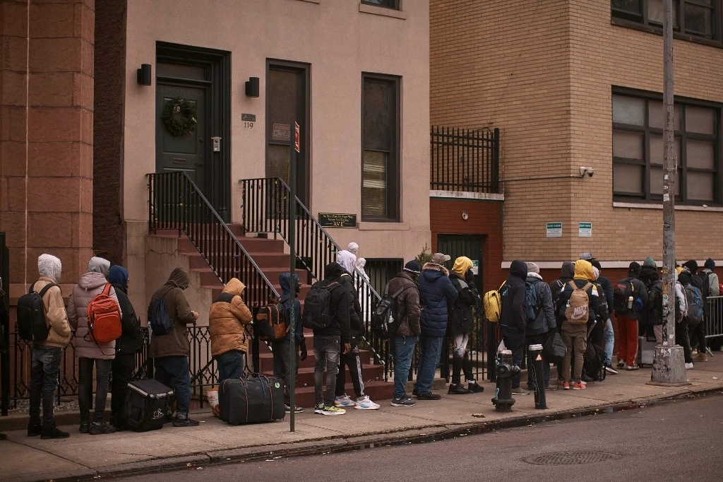 El requisito de refugio de Nueva York ha estado en vigor durante más de cuatro décadas después de que el decreto por consentimiento obligara a la ciudad a proporcionar viviendas temporales a los indigentes. Foto Ap