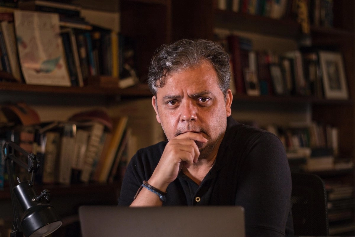 Cualquier exilio siempre habla de un proceso político deteriorado, dice el periodista exiliado en Holanda.