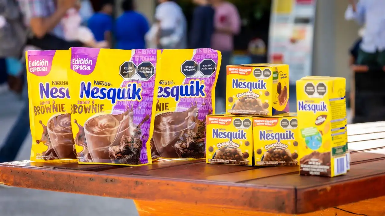 “Nesquik reafirma su compromiso de crear momentos memorables en familia, donde la alegría y la conexión generacional fluyen a través de cada sorbo y risa compartida”, comentó la compañía. Foto