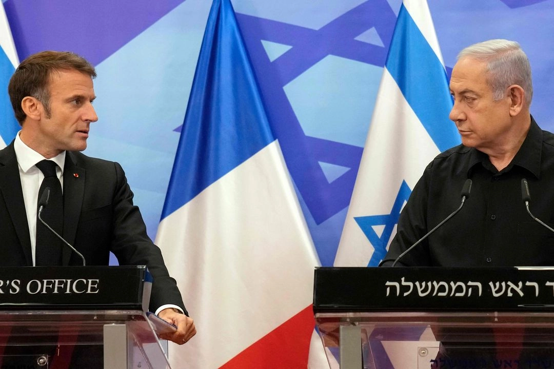 El primer ministro israelí, Benjamin Netanyahu, acusó al presidente francés, Emmanuel Macron, de aliarse con una "organización terrorista islamista asesina" tras las críticas de Macron por el bloqueo israelí de la ayuda a Gaza.