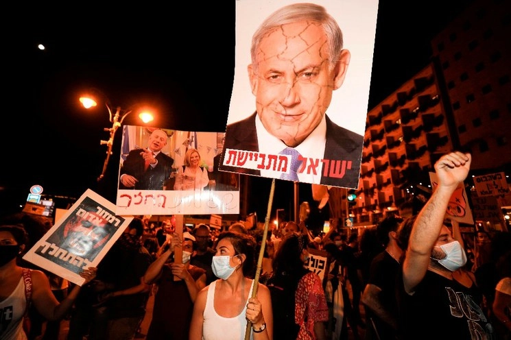 El primer ministro de Israel, Benjamin Netanyahu, afronta una oleada de protestas en las que exigen su renuncia. Foto Afp