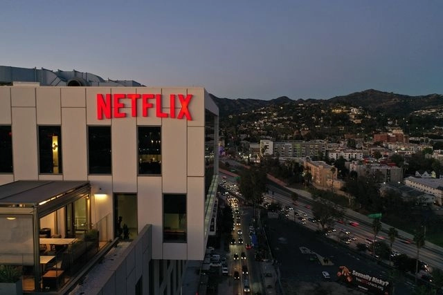 Las nuevas suscripciones de Netflix sumaron un total de abonados a 269.6 millones a finales de marzo. Foto Afp