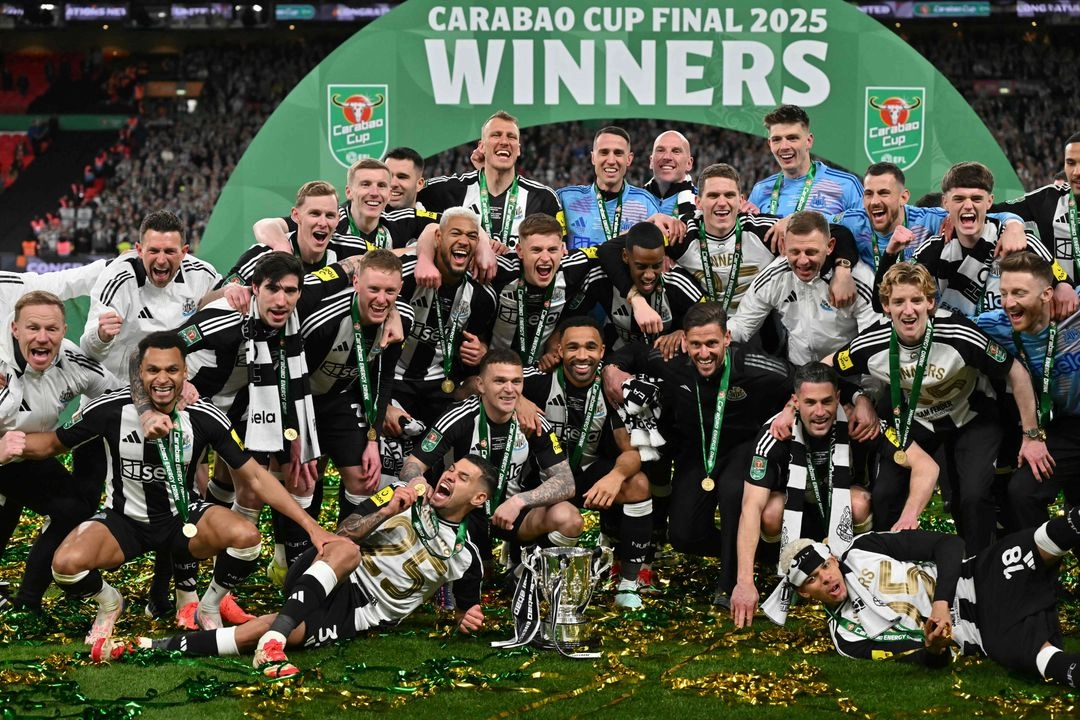 Newcastle se impuso 2-1 al Liverpool para consagrarse campeón de la Copa de la liga Inglesa, en el duelo jugado en el estadio de Wembley, en Londres, Inglaterra, el 16 de marzo de 2025. Foto