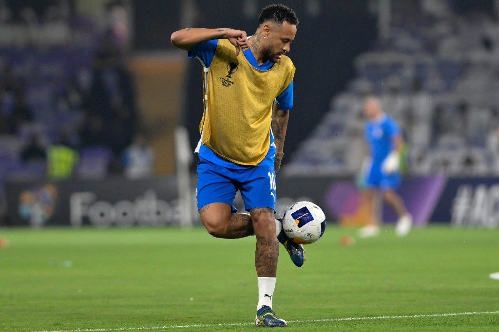 El astro Neymar anunció su regreso al Santos de Brasil, el club que lo formó, tres días después de haber puesto fin a su decepcionante aventura en el futbol árabe. Imagen del 21 de octubre de 2024. Foto Afp