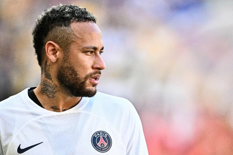 El club de Arabia Saudita Al-Hilal anunció la firma del delantero brasileño del París SG Neymar, que deja la Ligue 1 francesa después de seis temporadas para convertirse en una de las nuevas estrellas del campeonato saudita. Foto Afp / Archivo