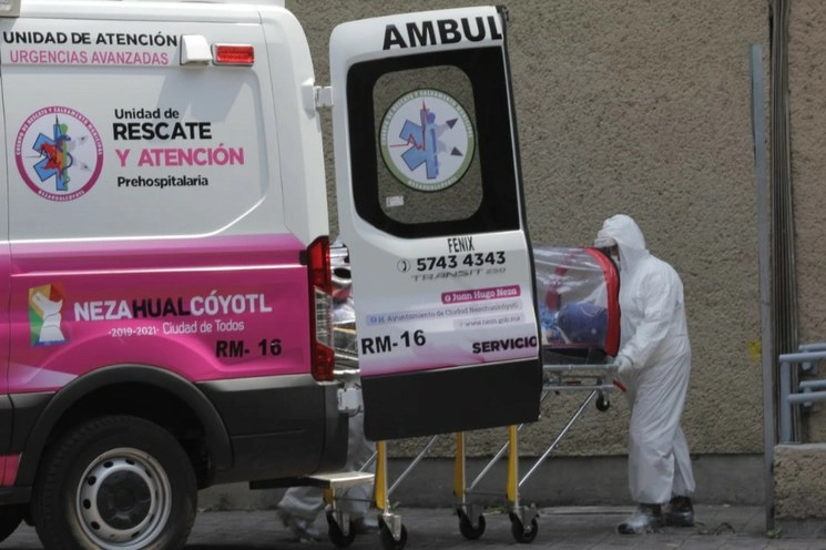 Los médicos de urgencias discutieron con los paramédicos por diferencias del protocolo de atención. Foto Diana Ramón
