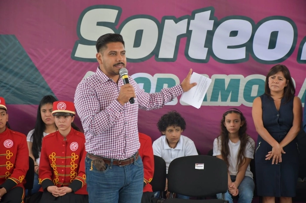 Adolfo Cerqueda Rebollo, presidente municipal de Nezahualcóyotl, estado de México. Foto ‘La Jornada’