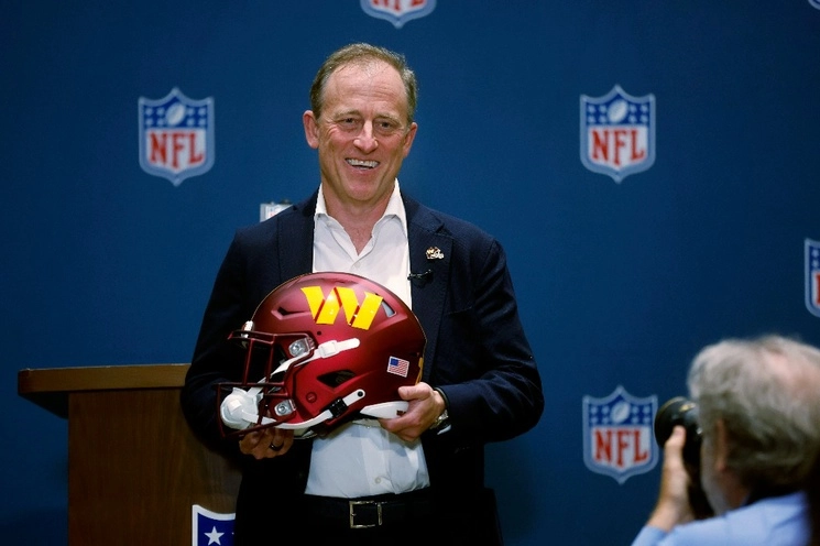 Josh Harris, líder del consorcio que compró a los Commanders de Washington. Foto Ap