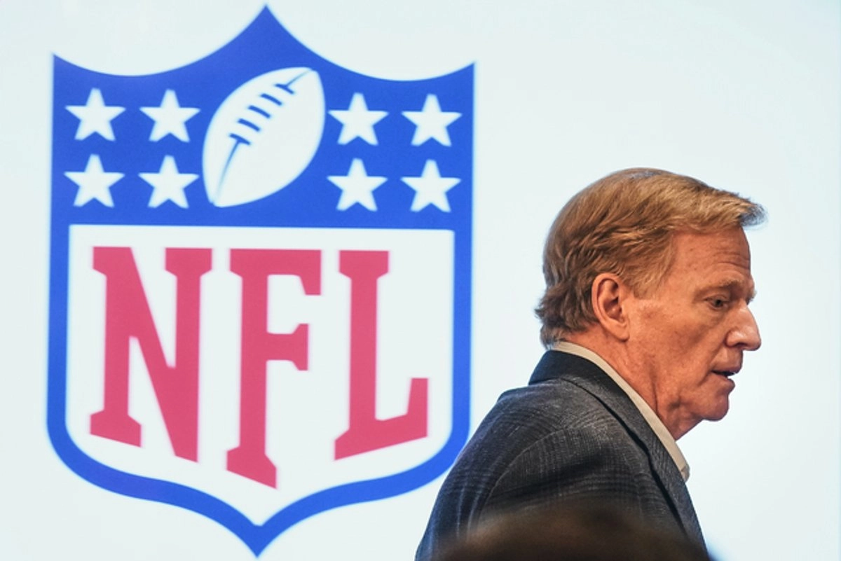 El comisionado de la NFL aclaró que la liga no considera sacar a Bad Bunny como el artista principal del espectáculo de medio tiempo del Super Bowl. Foto 