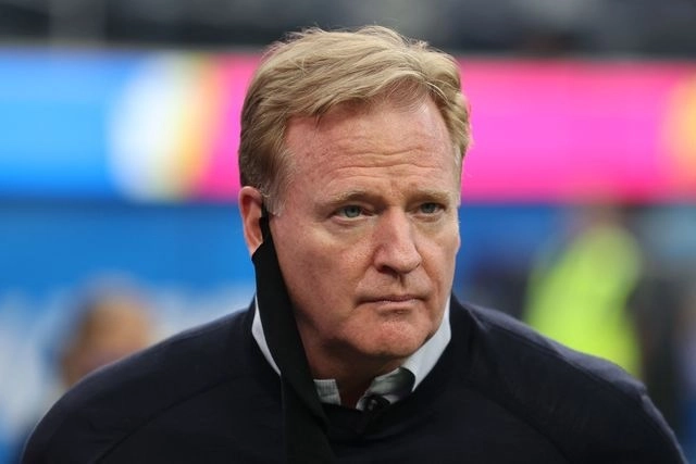 En un mensaje interno a los equipos de la NFL, el comisionado Roger Goodell lamentó que la promoción de diversidad en la contratación de entrenadores ha tenido resultados “inaceptables”. Foto Afp / Archivo 