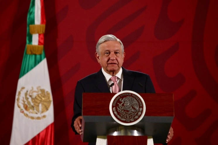 En la conferencia del 20 de febrero de 2020, el presidente Andrés Manuel López Obrador dijo desconocer si se investiga al ex mandatario Enrique Peña Nieto. Foto Jesús Villaseca