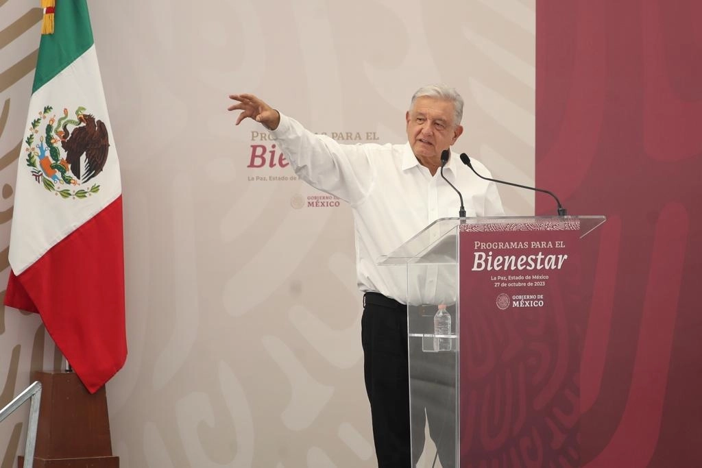 El presidente Andrés Manuel López Obrador durante su gira por el Edomex. Foto Yazmín Ortega
