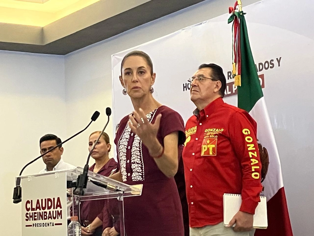 Claudia Sheinbaum, candidata presidencial de Sigamos haciendo historia, durante una conferencia de prensa en Durango. Foto Alma E. Muñoz